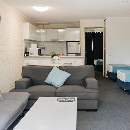 Trickett Gardens Holiday Inn Gold Coast Exterior foto