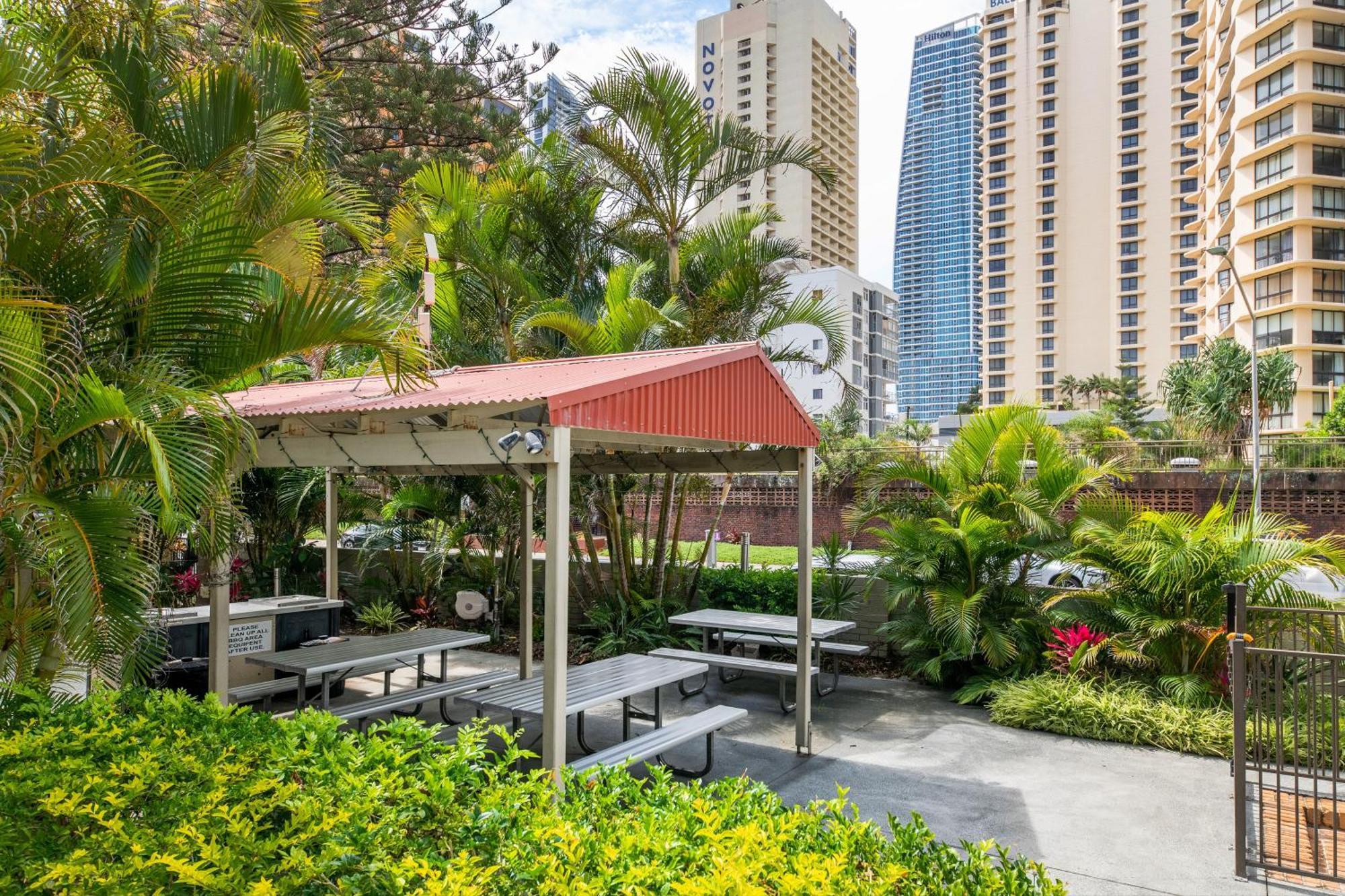 Trickett Gardens Holiday Inn Gold Coast Exterior foto