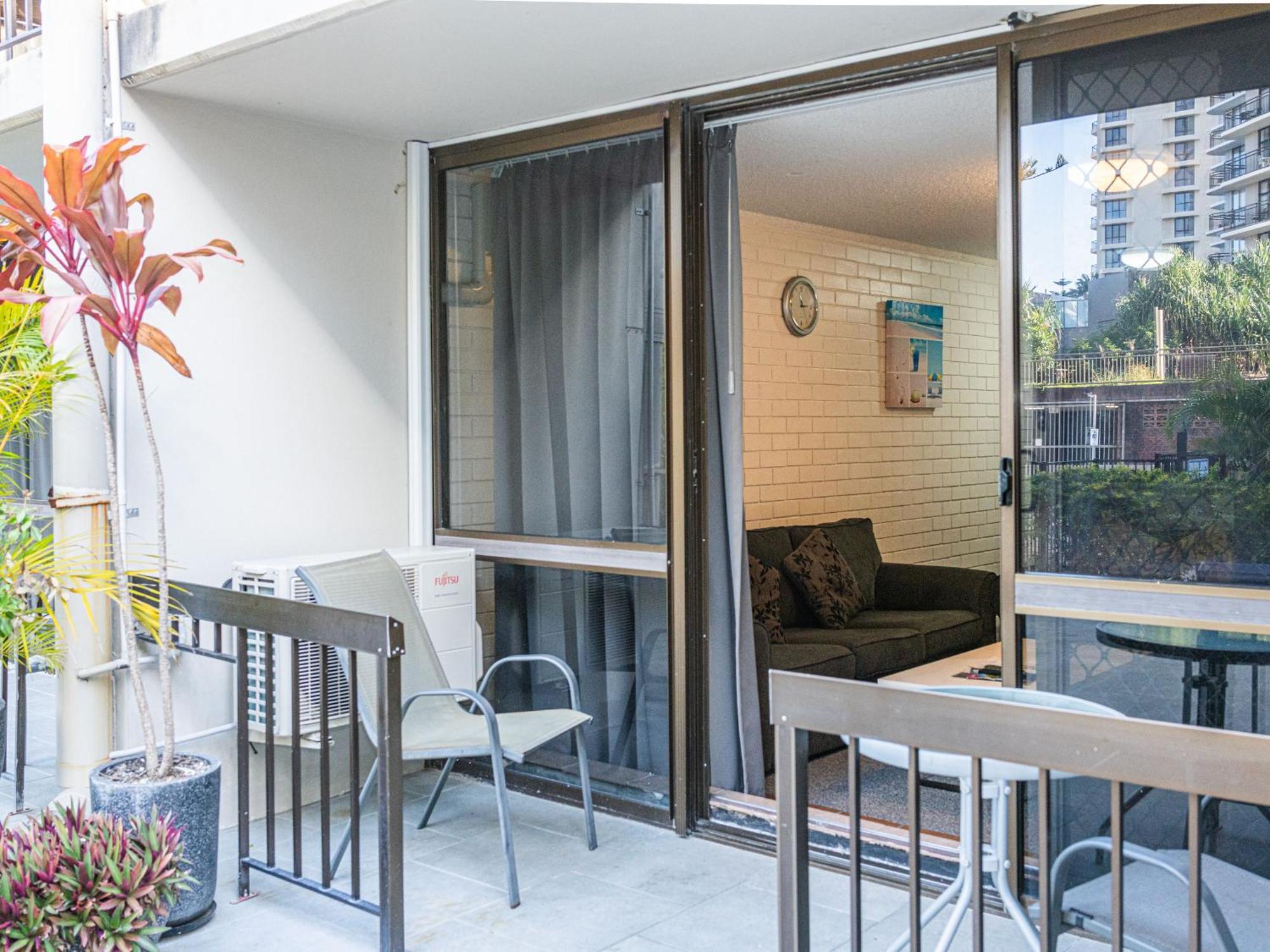 Trickett Gardens Holiday Inn Gold Coast Exterior foto